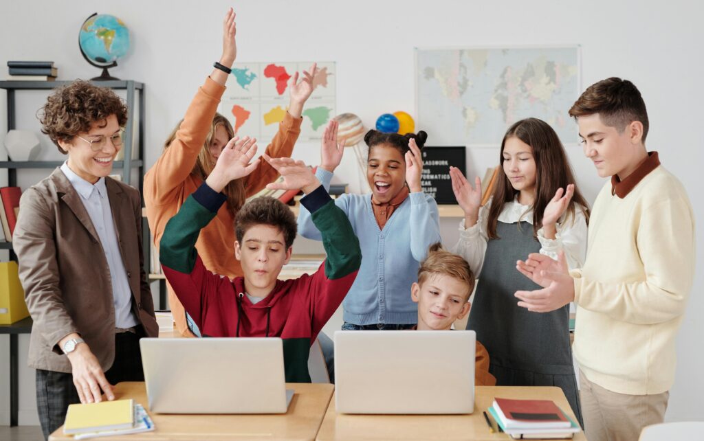 Happy Kids Learning Online